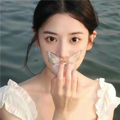 龙纹身的女鬼入镜